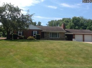 1016 Deborah St NW, North Canton, OH 44720