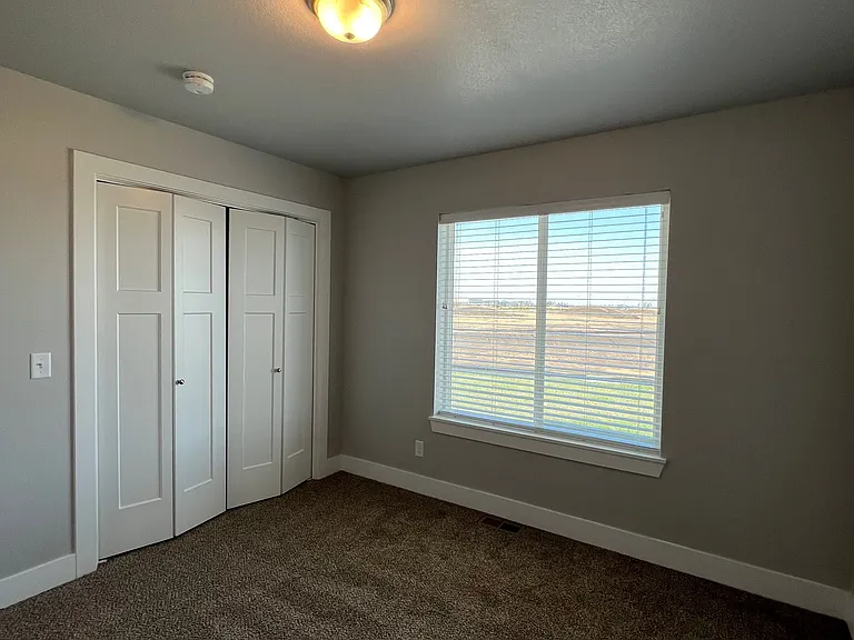 233 NW Greenway Pl — Photo 14