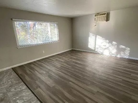 3rd image of 1217 McKinley Dr APT 3