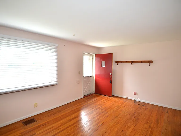 4625 Orchard Ln — Photo 4