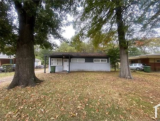 3220 Doris Cir — Photo 1