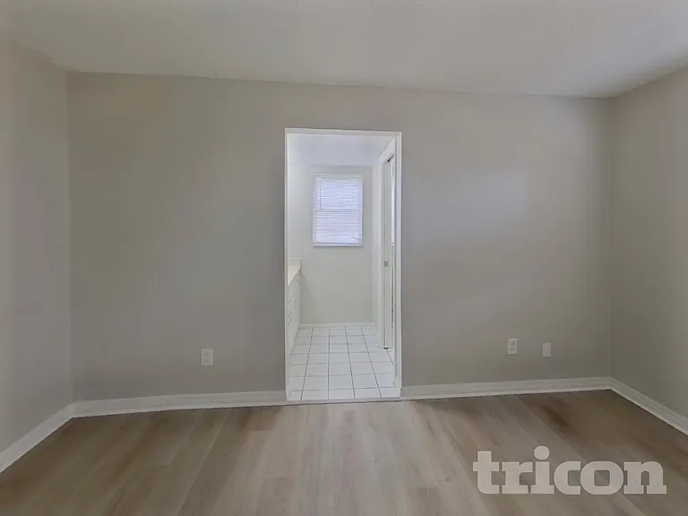 816 Centerwood Ct — Photo 6