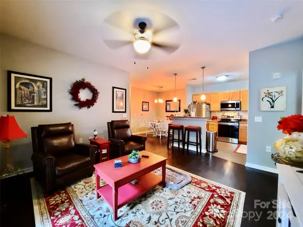 176 Brickton Village Cir #106, Fletcher, NC 28732