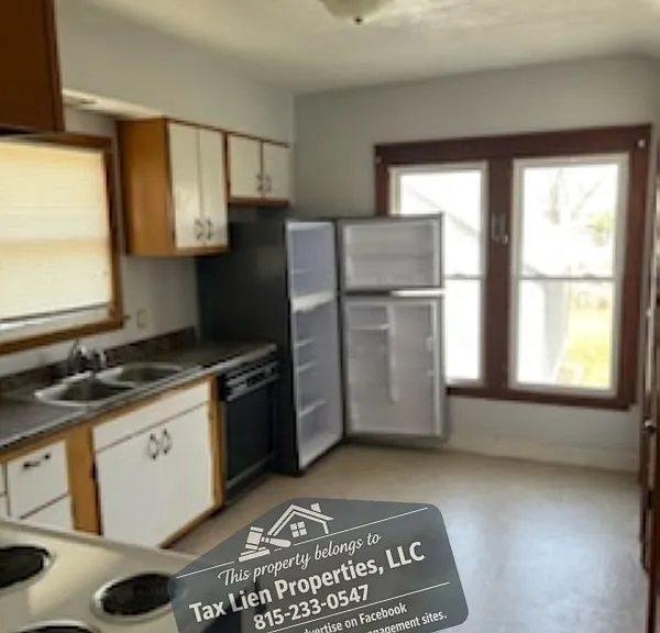 1152 W Staver St — Photo 5