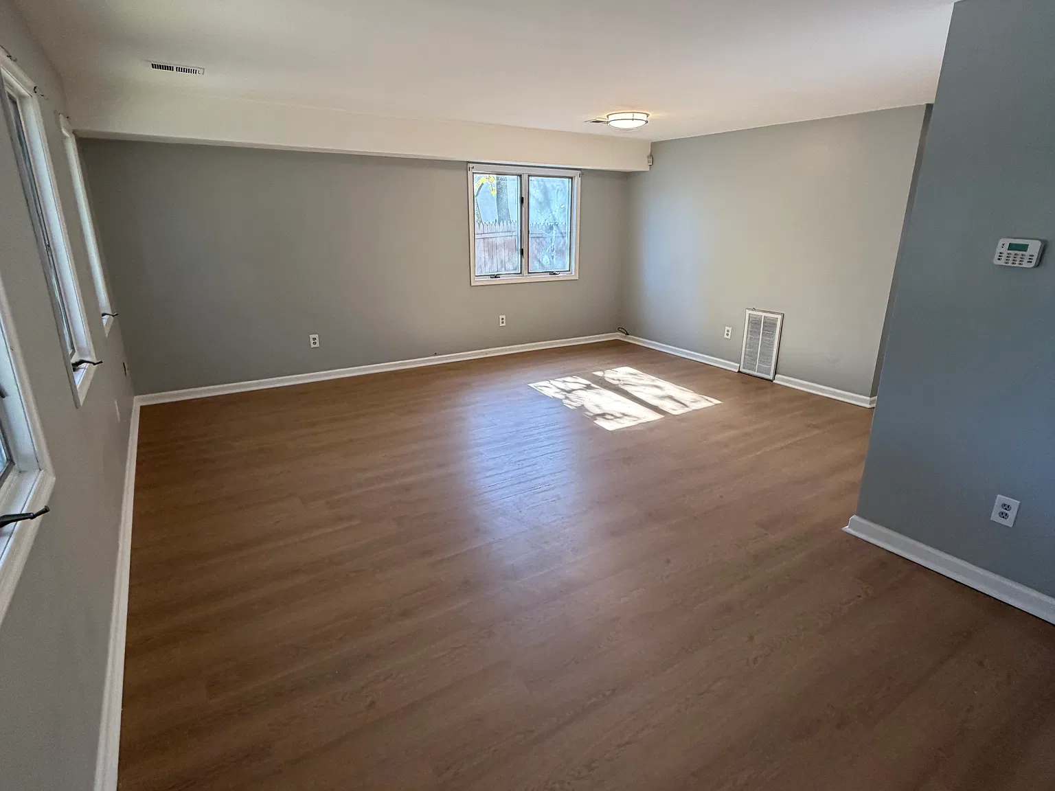 2 bed, 924 sqft, $2,600 — Photo 4