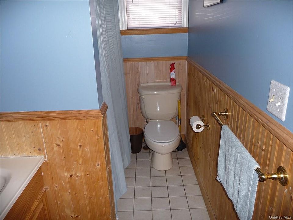 2nd image of 110 Scott St