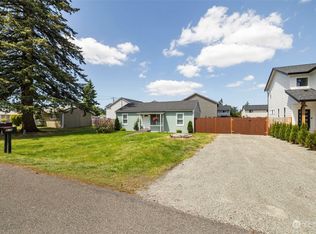 819 137th St S, Tacoma, WA 98444