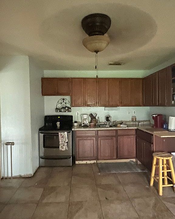 1st image of 302 W Idlewild Ave