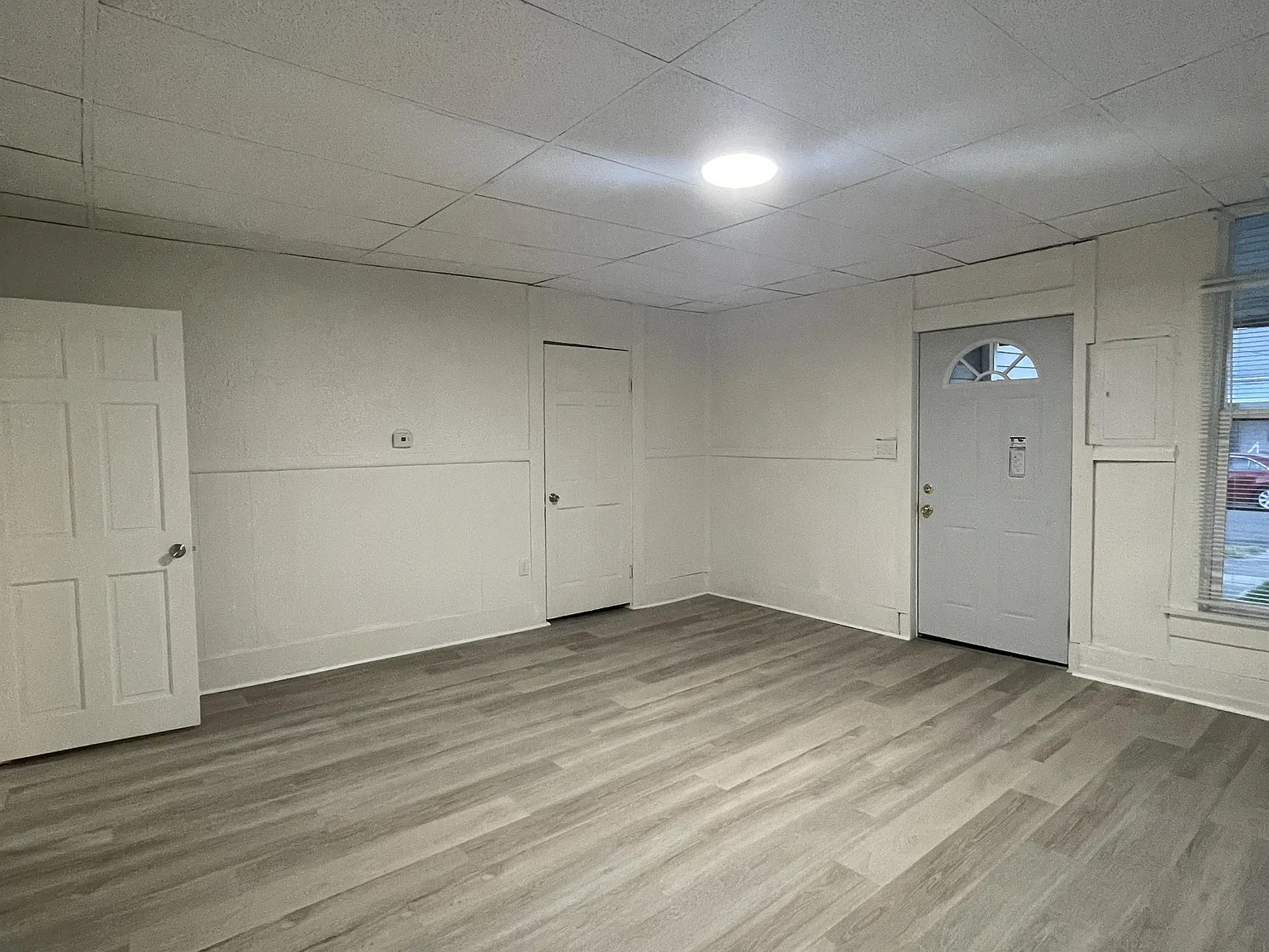 329 W Locust Street - 1 — Photo 2