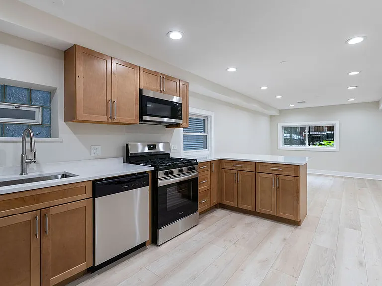 1624 N Bell Ave #G — Photo 7