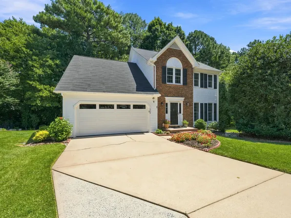112 Sequoia Ct, Cary, NC 27513