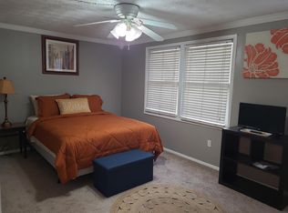 8821 Applegate Ln, Sandy Springs, GA 30350