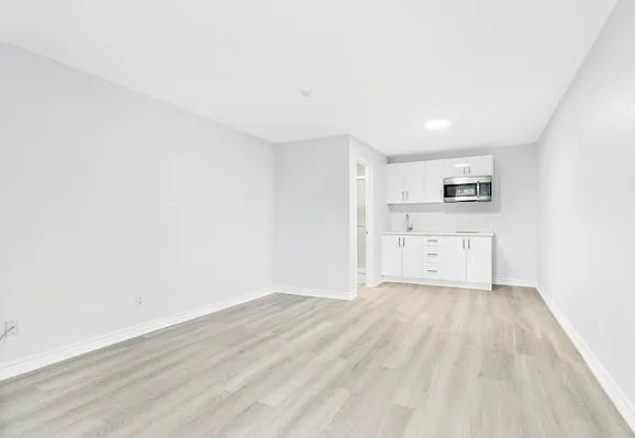 2360 Princess St — Photo 9