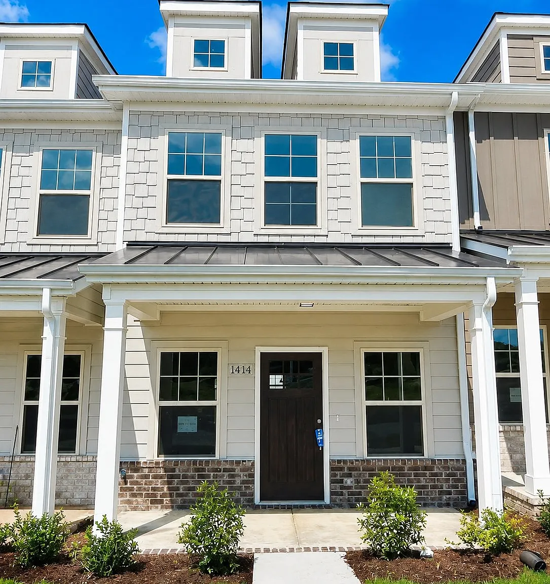 Updated 2-Bedroom Townhome with Community Pool and Easy I-24 Access — Photo 1