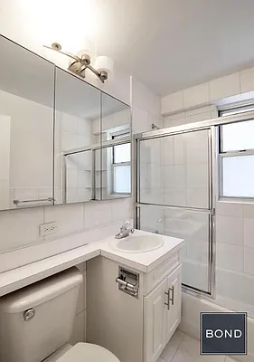 Rented by Bond New York | media 16