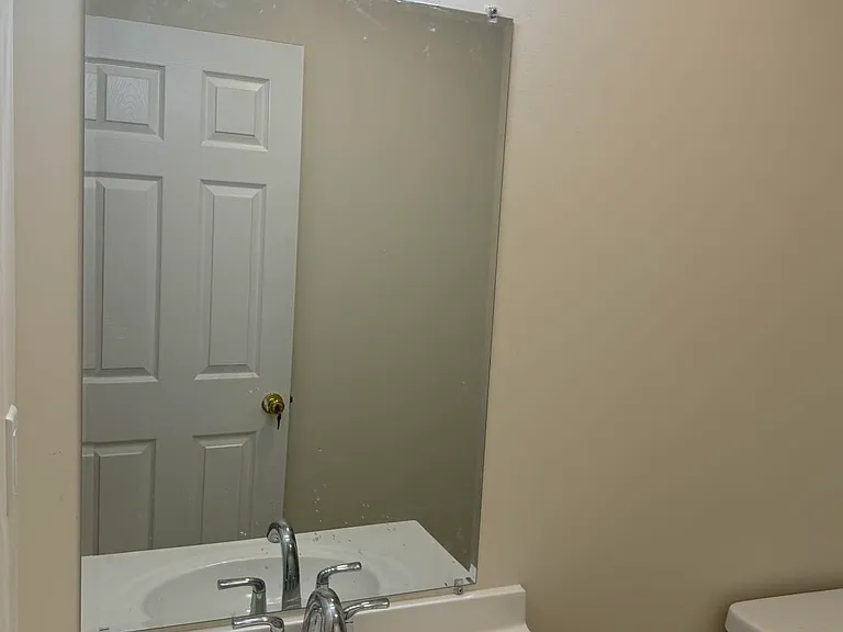 686 Abbey Ln #E — Photo 5