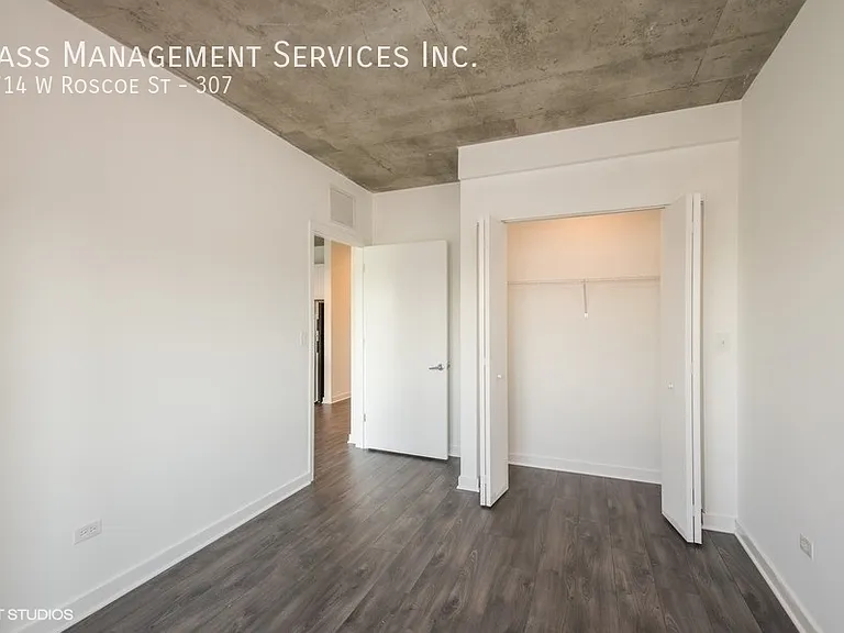 Centrum Lakeview — Photo 26