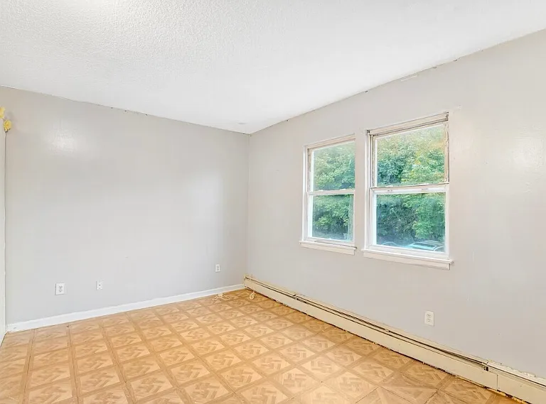 128-132 Locust St #6 — Photo 4
