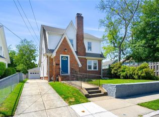 130 Grand Ave, Cranston, RI 02905