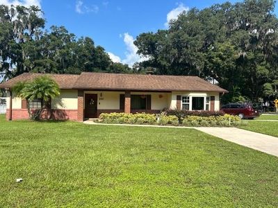 296 N Orange Ave, Lake Helen, FL, 32744