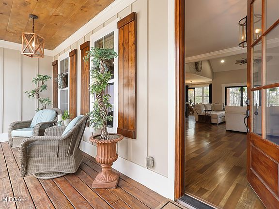 2nd image of 109 River Forest Dr