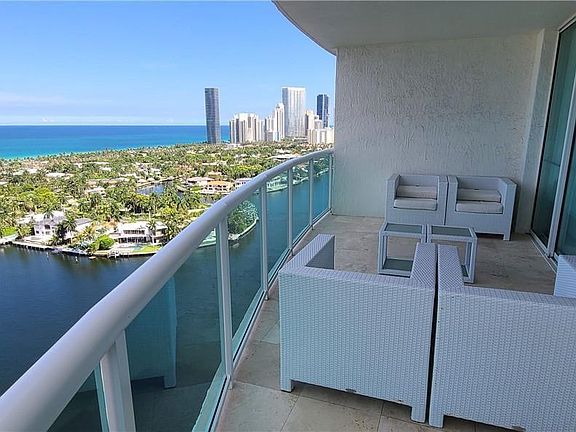 5th image of 20201 E Country Club Dr APT 2303