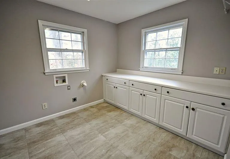4060 Summit Dr — Photo 7