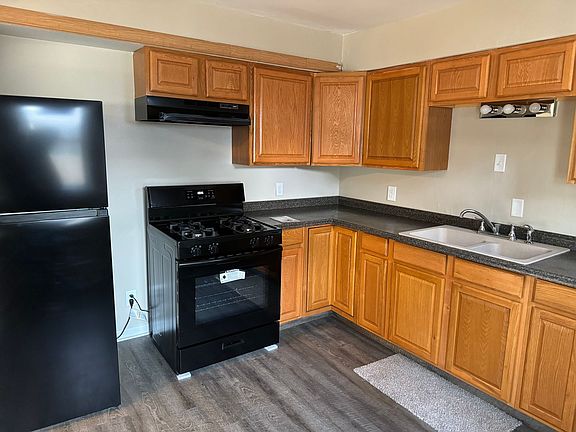 4th image of 1204 N Main St #1206
