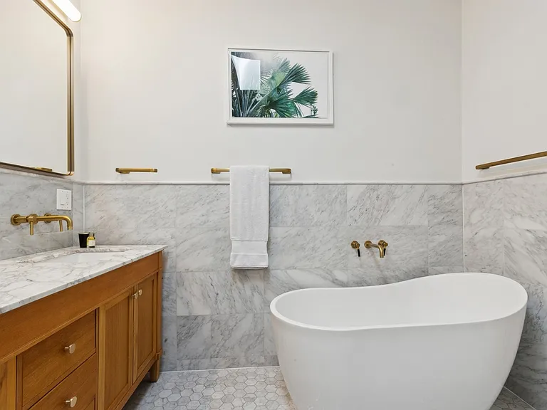 938 Putnam Ave #2 — Photo 9
