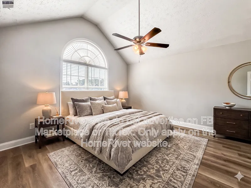3 bed, 2.0 bath, 1556 sqft, $1,975 — Photo 4