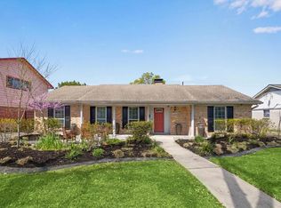 1054 W Donovan St, Houston, TX 77091