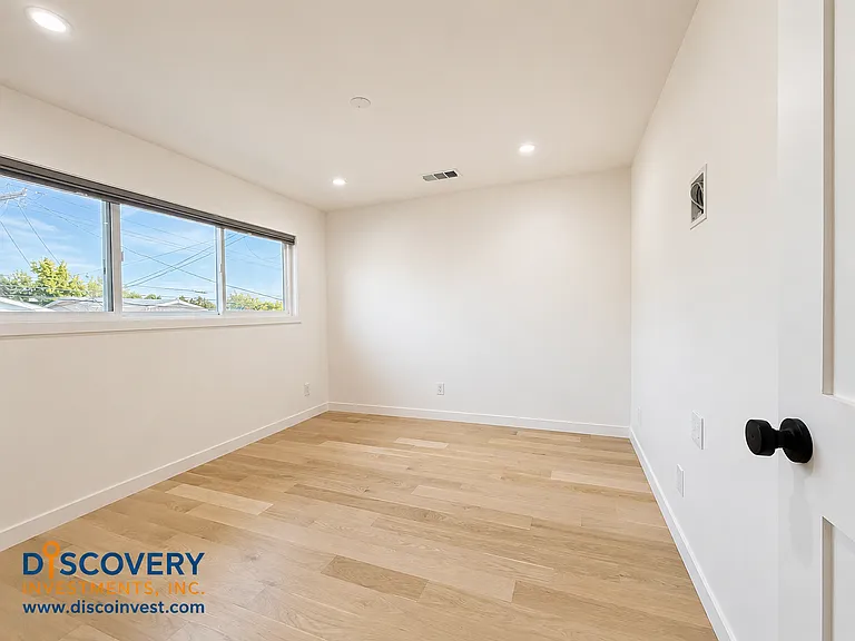 3939 Midvale Ave — Photo 26