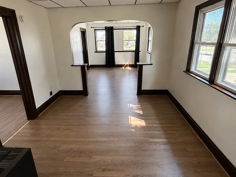 136 Milton St #2