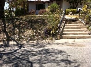 400 E Oak St, Uvalde, TX 78801