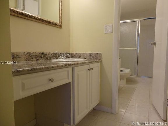2nd image of 18061 Biscayne Blvd APT 302
