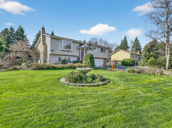 14275 SE Holly View Ter, Damascus, OR 97089