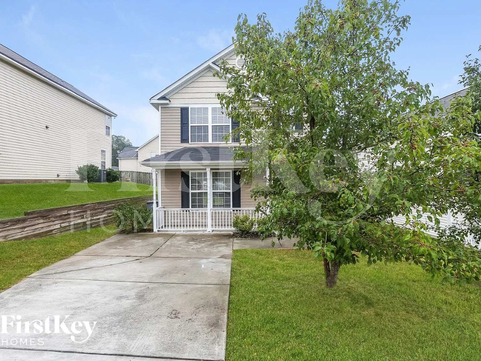 3 bed, 2.5 bath, 1352 sqft, $2,155 — Photo 2