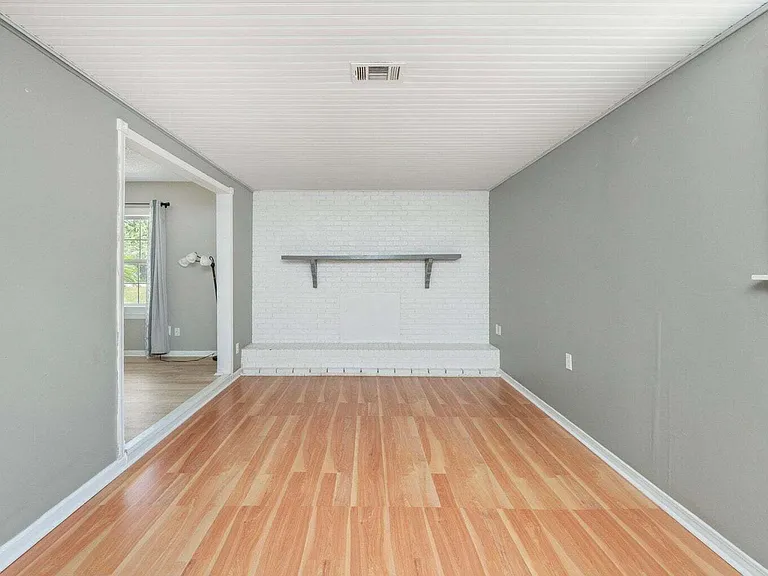 110 Green Dr — Photo 30