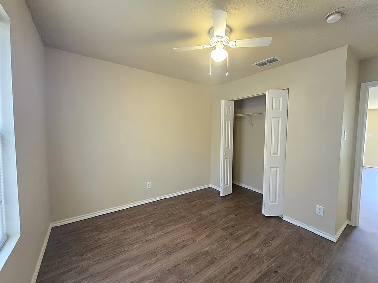 10226 Country Hills Blvd — Photo 16