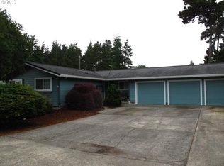 1585 W 20th St, Florence, OR 97439