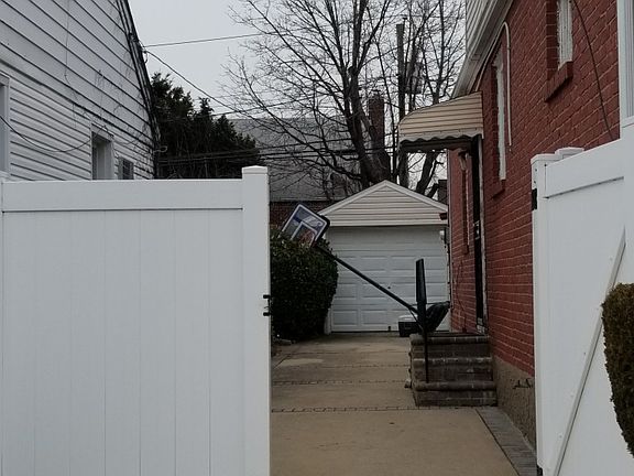2nd image of 91 Locustwood Blvd