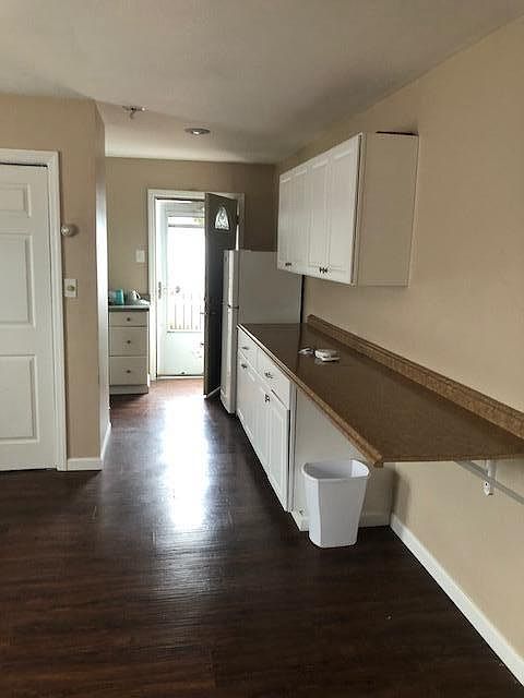 1st image of 68 Cliff Ln