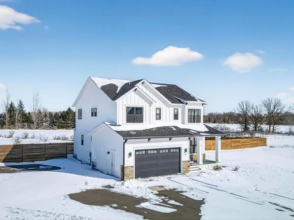 1944 Parker St, Mora, MN 55051