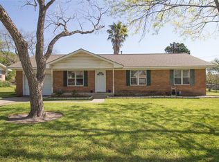 810 Summit Rd, Brenham, TX 77833