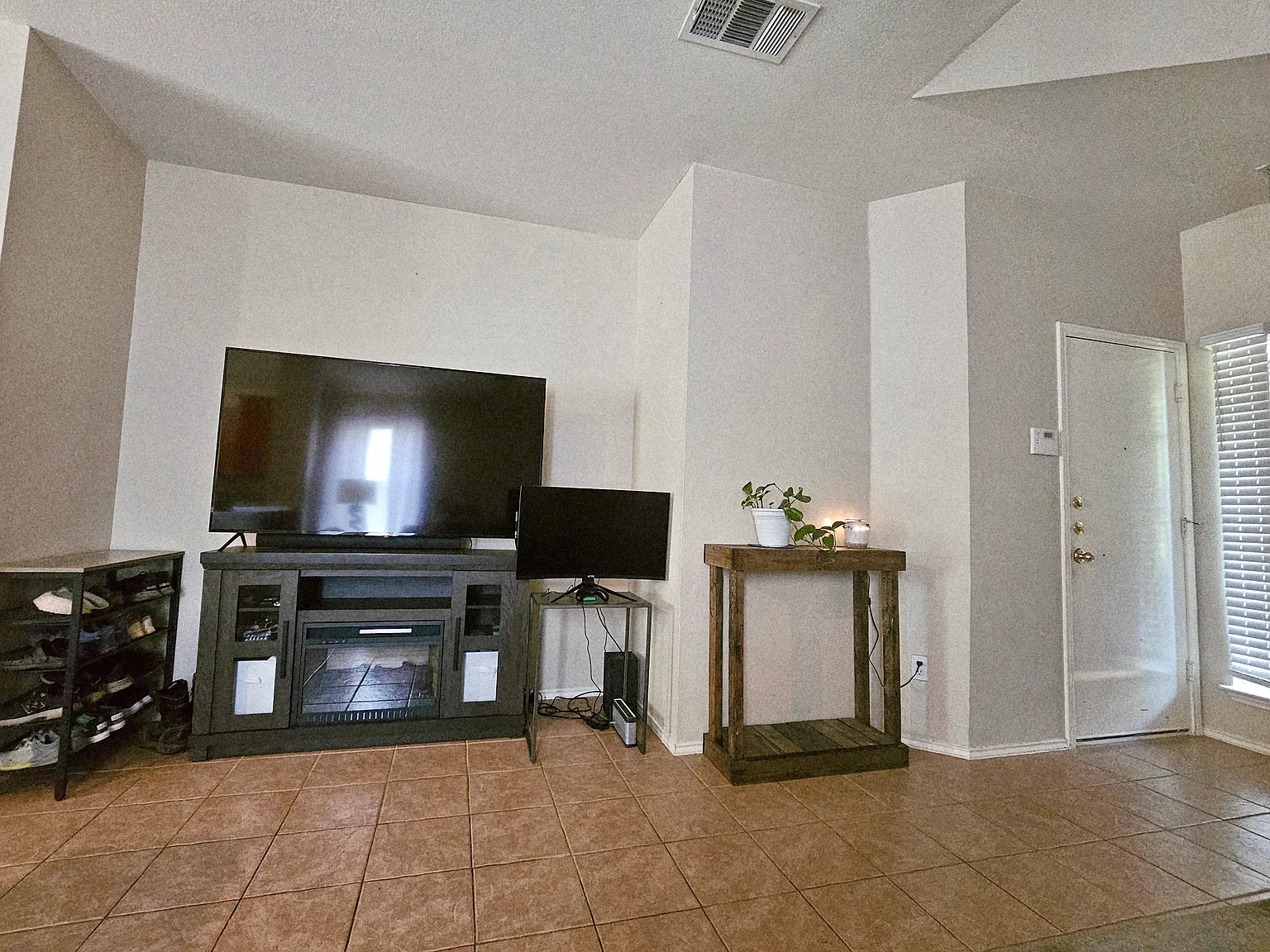 1303 Mojave Bnd — Photo 2