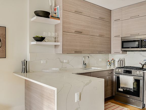5th image of 535 Evergreen Ave #3