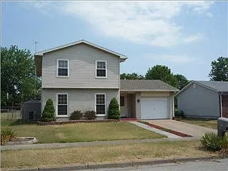 1017 Fulton Pkwy photo 1