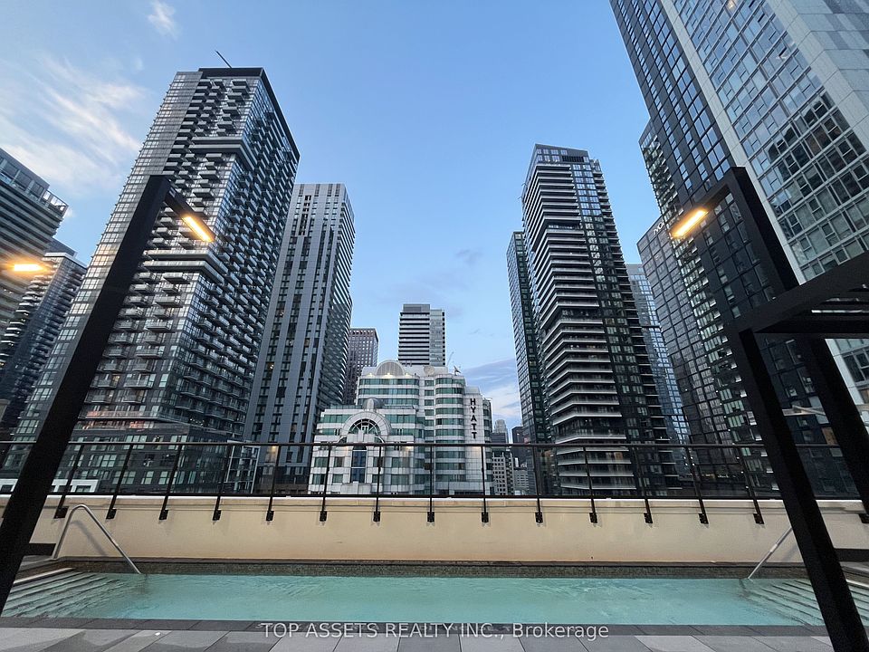 1st image of 400 King St W #608