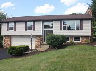 82 Saint Andrews Dr, Beaver Falls, PA 15010