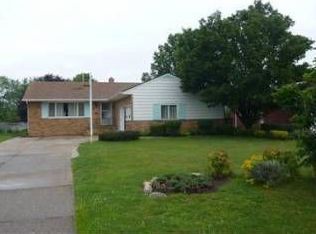26667 Sandy Hill Dr, Richmond Heights, OH